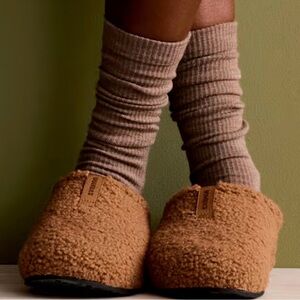 Bombas Sunday Slipper in Dark Camel